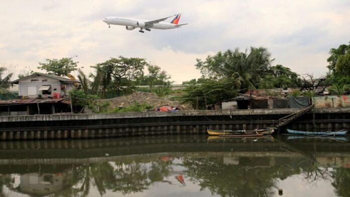 Philippine Airlines signs for 15 Boeing 787s, with rights for five more