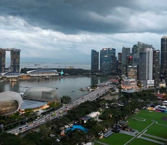 Singapore economy to stay firm for rest of 2026 as AI boom cushions oil shocks, new US tariff: MAS