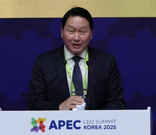 South Korean court orders SK chairman Chey to pay US$644 million to ex-wife in divorce ruling