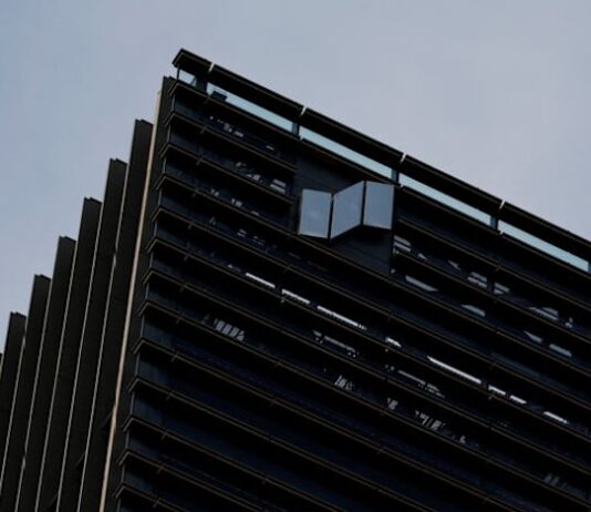 Sumitomo Mitsui Trust Bank to buy 15% stake in infrastructure investor Morrison