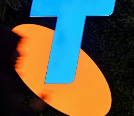 Telstra CEO points to undocumented software change for outage in Senate testimony