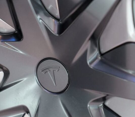 Tesla cash burn to test investor faith in AI bets