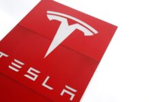 Tesla wins bid to revive UK lawsuit for 5G patents licence