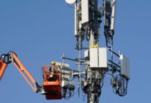 US wireless carrier Verizon to sell 274 stores, lay off another 500 corporate employees