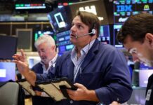 Equities rise with tech boost and yields fall with oil prices
