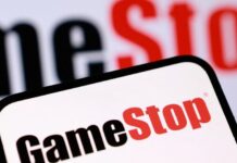 GameStop weighing withdrawal of eBay bid, Bloomberg News reports