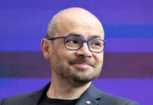 Google shakes up AI leadership as DeepMind chief shifts role