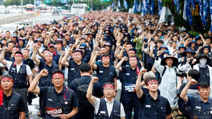 Hyundai Motor's union reaches tentative wage deal, averting more strikes