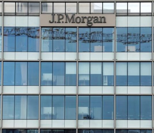 J.P. Morgan lifts 2026-end target for S&P 500 to 8,000 on AI, earnings strength