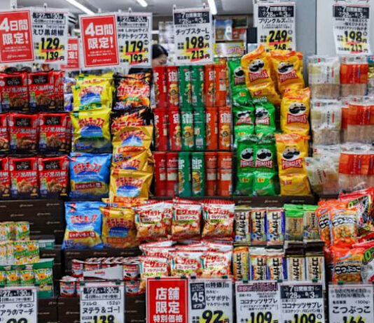 Japan posts first current account deficit in nearly 1-1/2 years