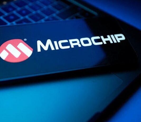 Microchip Tech forecasts upbeat quarterly revenue on strong demand