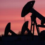 Oil prices sink on Middle East hopes, yen extends gains after joint intervention