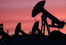Oil prices sink on Middle East hopes, yen extends gains after joint intervention