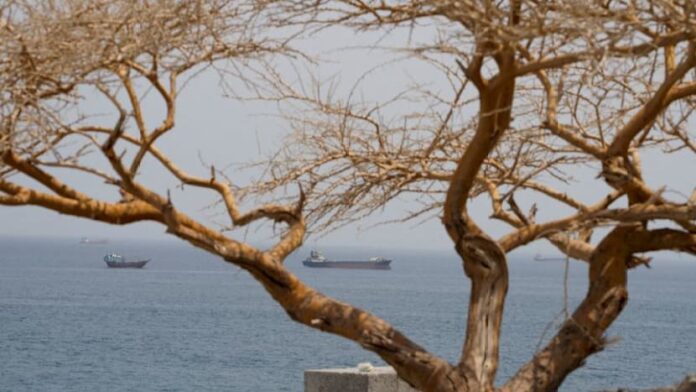 Oil rises on Iran war stalemate; near-term potential for further gains seen limited