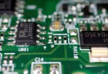 Sandisk, Western Digital drag on chip stocks as lofty expectations eclipse strong earnings
