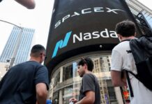 SpaceX’s mobile ambitions jolt US telecom market, analysts debate threat