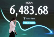 Tech leads losses as Asian stocks track Wall Street selloff
