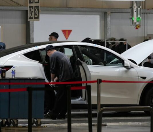 Tesla and others begin record vehicle recall in China