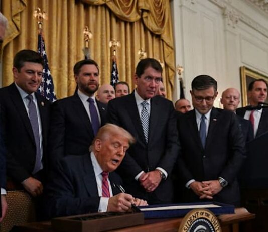 Trump could net big tax windfall in crypto bill divestiture plan, Bloomberg News reports
