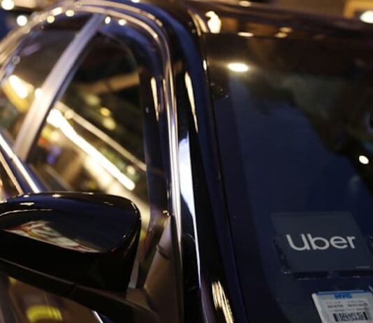 Uber forecasts weak quarterly profit, doubles down on robotaxi investment plans