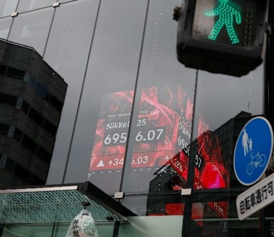 Asian shares waver as oil and yields rise ahead of Fed, BOJ meetings