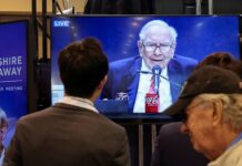 Berkshire Hathaway names Warren Buffett as chairman emeritus