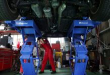 Japan August factory output unexpectedly falls