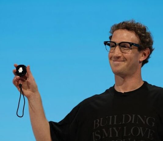 Meta’s Charm gadget carries CEO Zuckerberg’s big AI ambitions