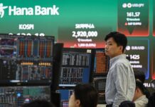 Stocks drop and oil rises as Hormuz hopes fade