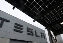 Tesla’s supervised self-driving system often misreads speed limits, Belgian safety group finds