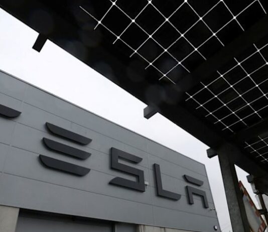 Tesla’s supervised self-driving system often misreads speed limits, Belgian safety group finds