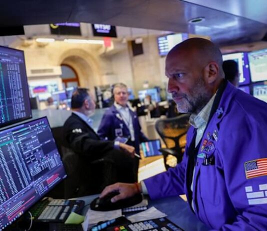Trading Day: Lower oil, yields boost stocks