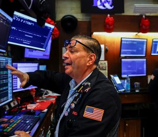 Trading Day: US yields cross 5% threshold