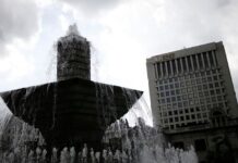 Bank of Korea holds rates after back-to-back hikes