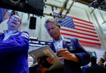 Global tech rout loses steam