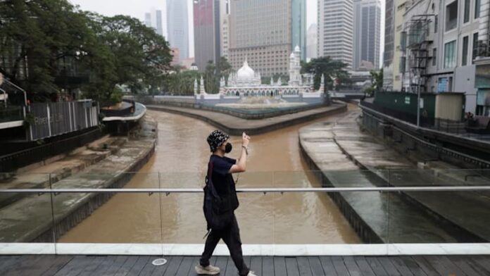 Malaysia's economy grows 5
