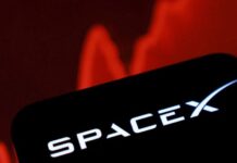 SpaceX seeks access to 80,000 US cell sites for wireless network, Bloomberg News reports