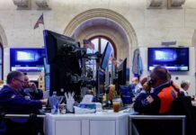 Trading Day: Stocks, bonds in delicate dance