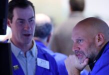 Yields fall after US 10-year hits highest since 2002; stocks, euro also decline